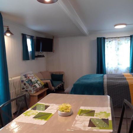 Relais Des Tourterelles Bed & Breakfast La Neuville-aux-Joutes Bagian luar foto
