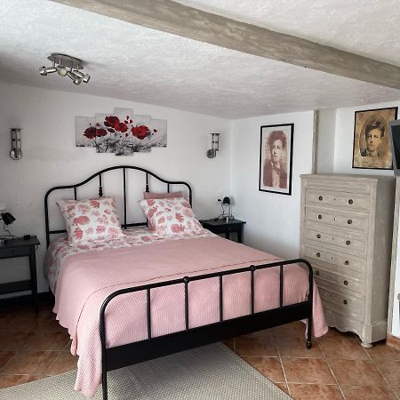 Relais Des Tourterelles Bed & Breakfast La Neuville-aux-Joutes Bagian luar foto