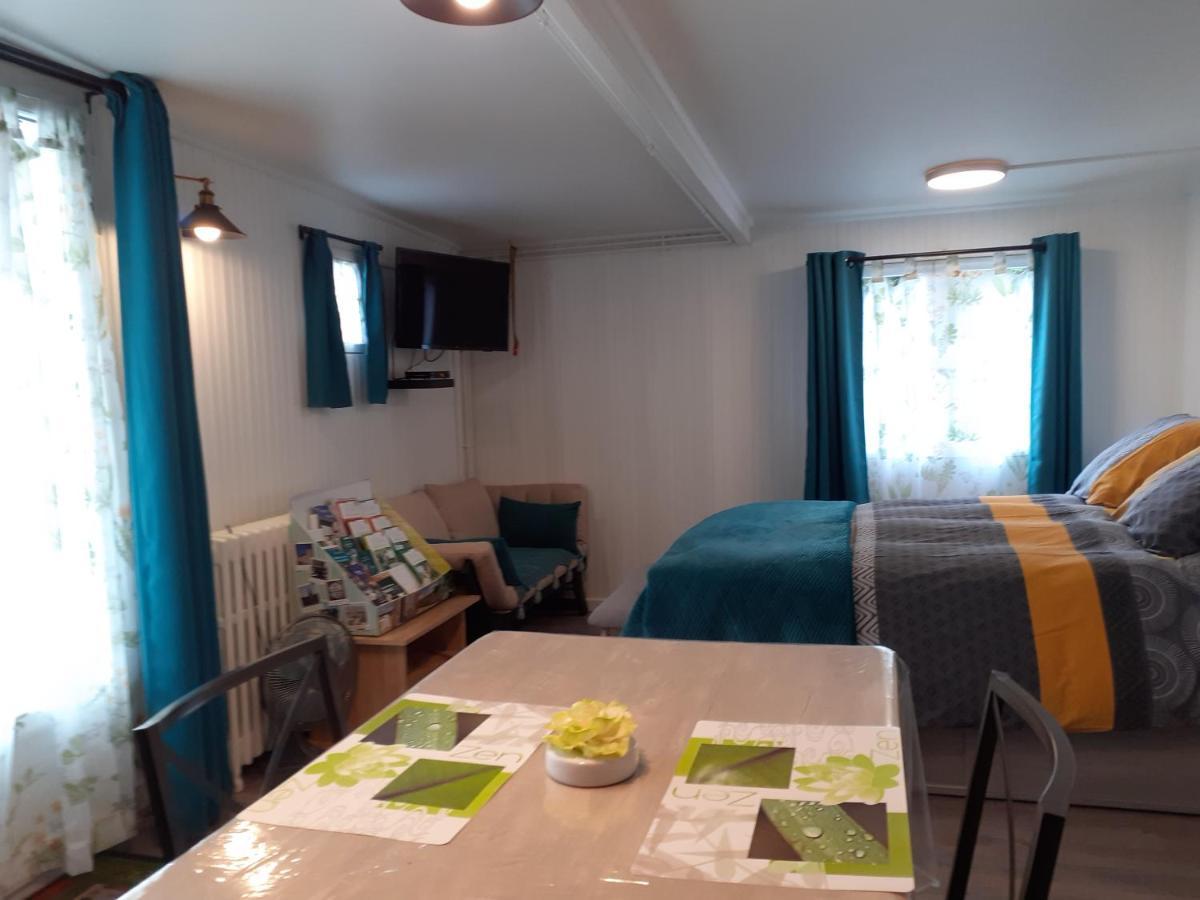 Relais Des Tourterelles Bed & Breakfast La Neuville-aux-Joutes Bagian luar foto