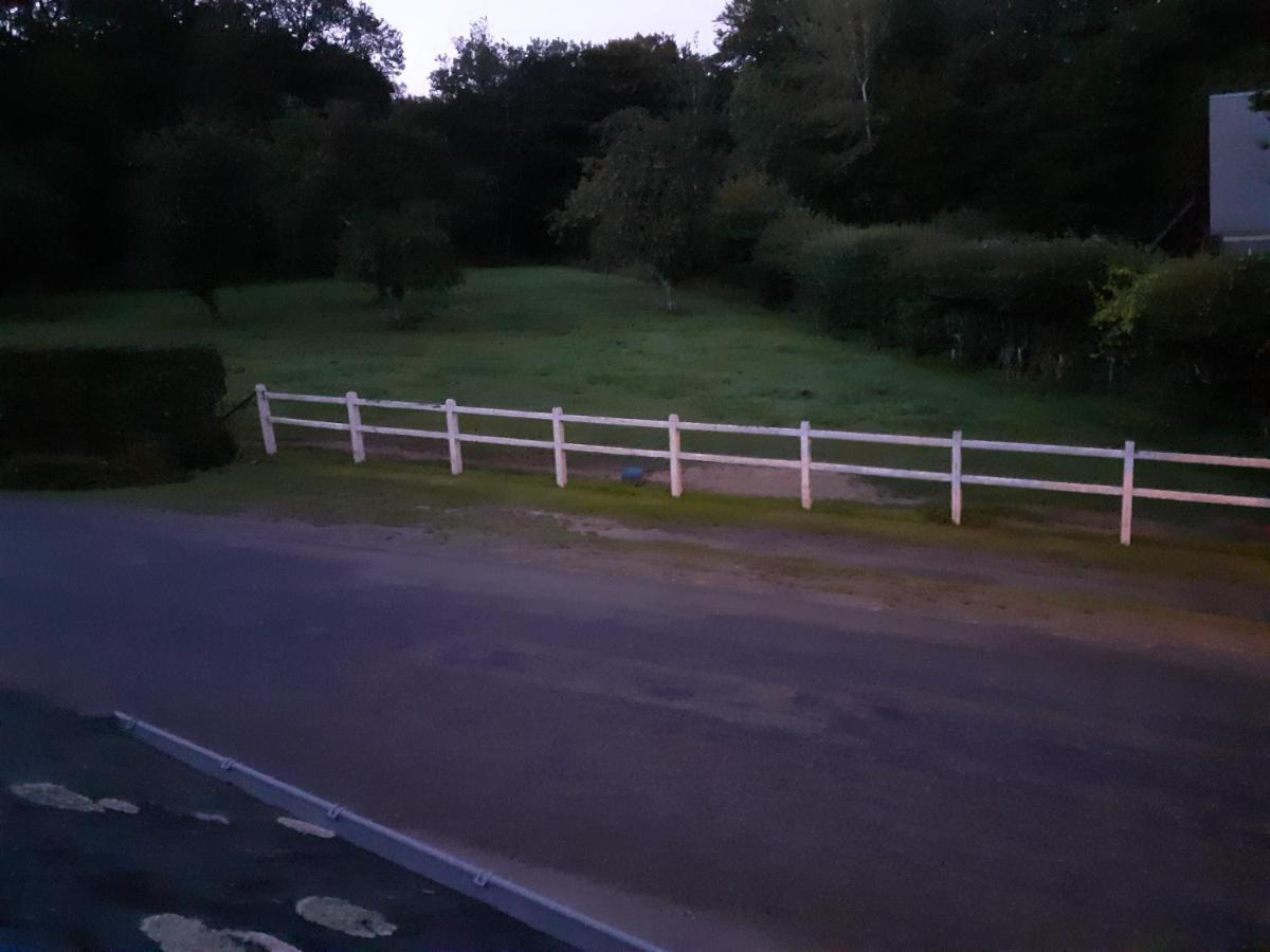 Relais Des Tourterelles Bed & Breakfast La Neuville-aux-Joutes Bagian luar foto