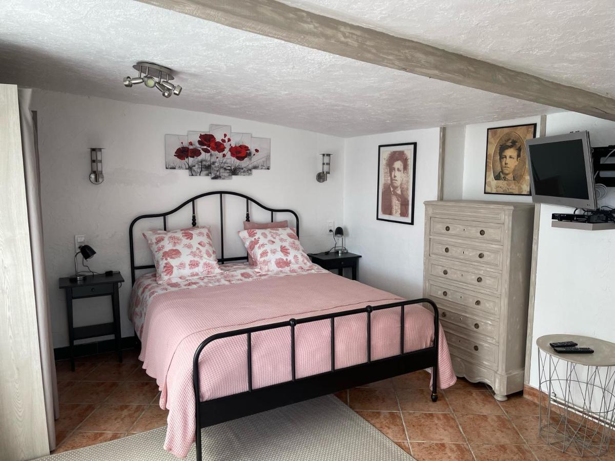 Relais Des Tourterelles Bed & Breakfast La Neuville-aux-Joutes Bagian luar foto
